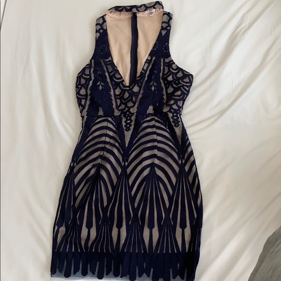 Missguided Navy Lace Choker Neck Bodycon Dress - Picture 3 of 9